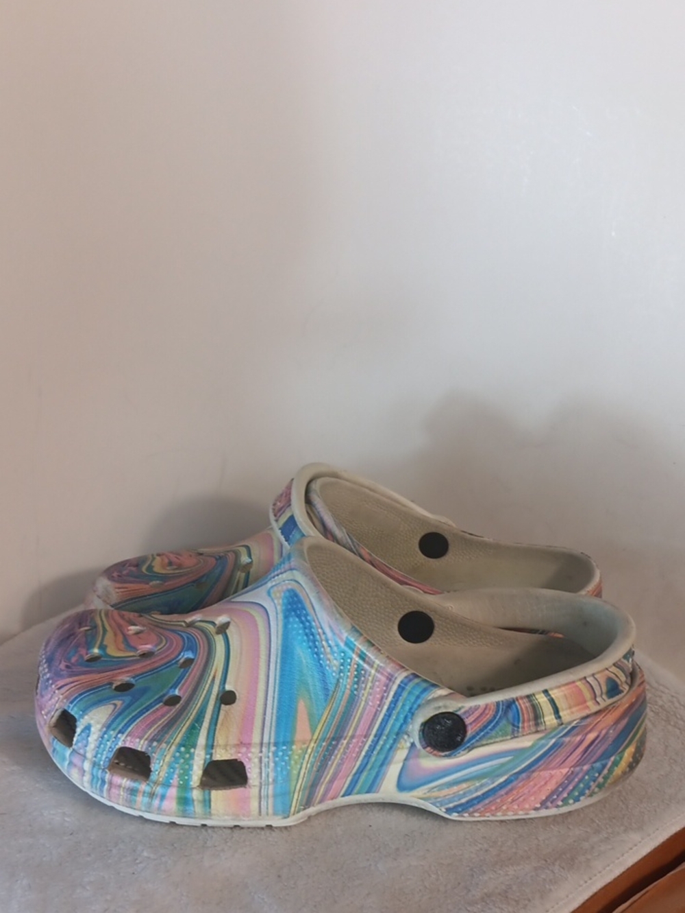 CROCS Kids Multicolor Swirl Clogs